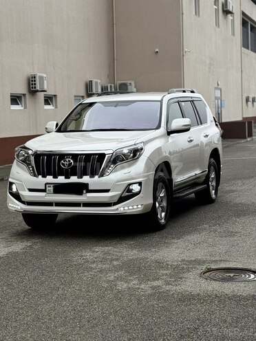 Toyota Land Cruiser Prado-5
