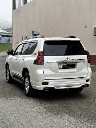 Toyota Land Cruiser Prado-11