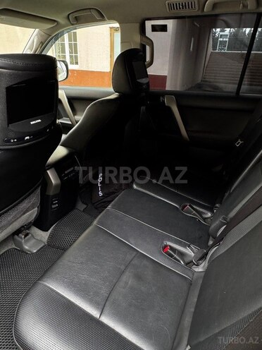 Toyota Land Cruiser Prado-6