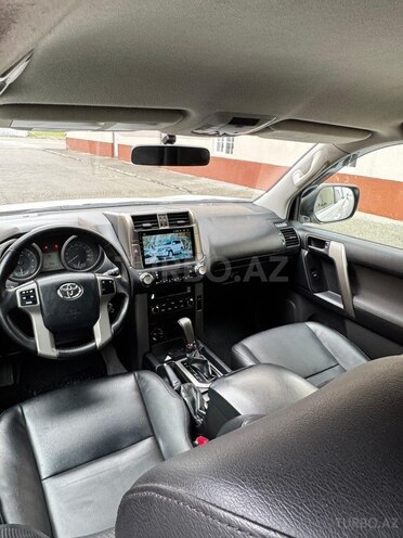 Toyota Land Cruiser Prado-13