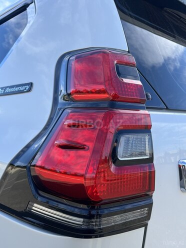 Toyota Land Cruiser Prado-16