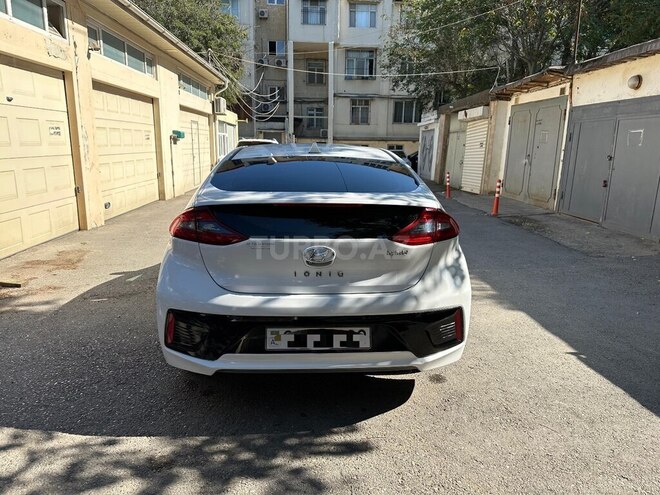 Hyundai IONIQ-2