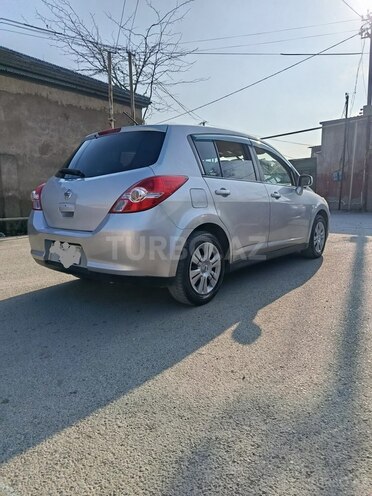 Nissan Tiida-4