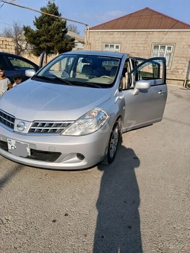 Nissan Tiida-2
