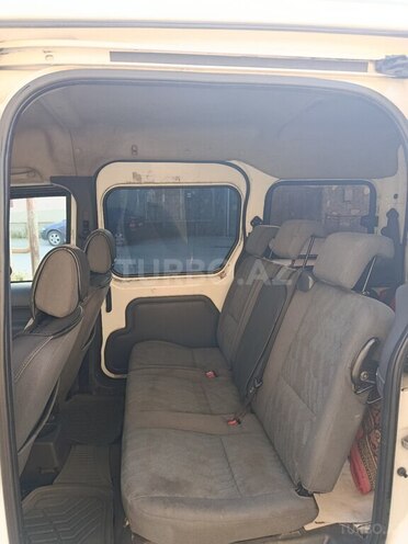 Ford Tourneo Connect-8