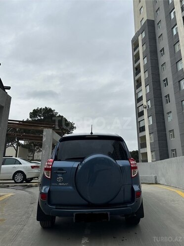 Toyota RAV4-6