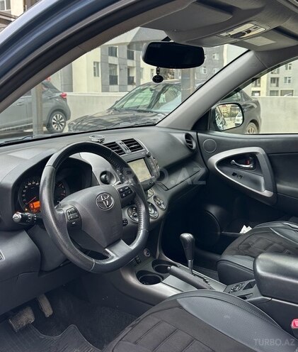 Toyota RAV4-7