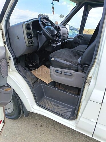 Ford Transit-8