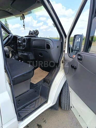 Ford Transit-9