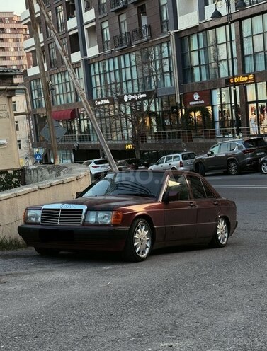 Mercedes 190-1