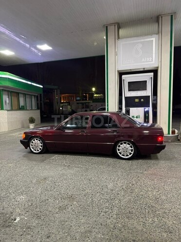 Mercedes 190-8