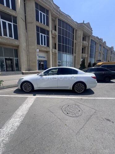 Hyundai Genesis-3