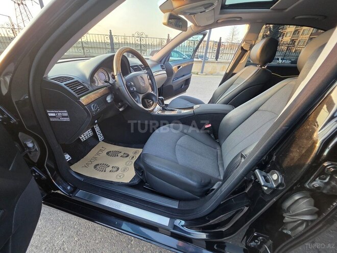 Mercedes E 220-12