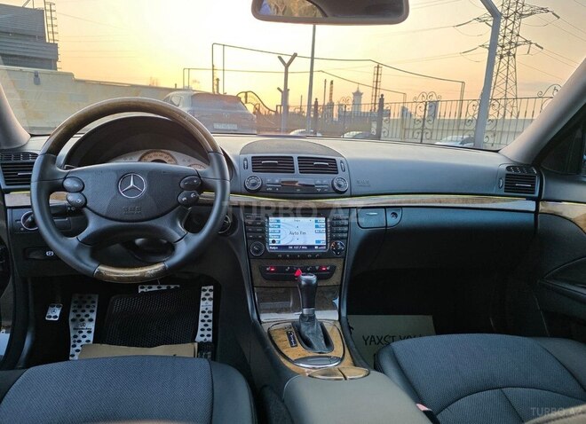 Mercedes E 220-3