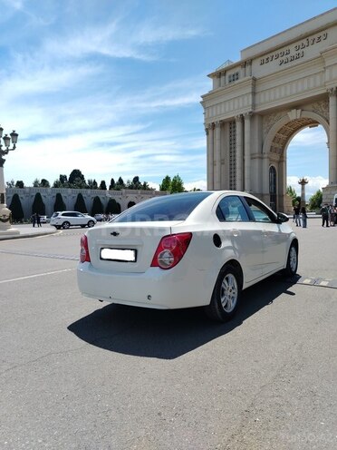 Chevrolet Aveo-5