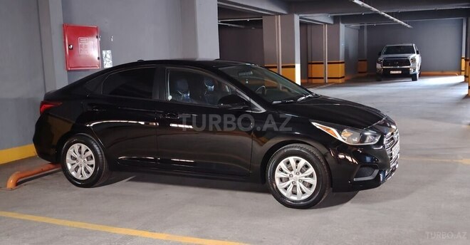 Hyundai Accent-6