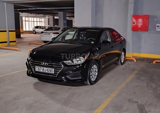 Hyundai Accent-2