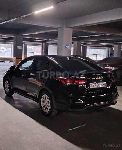 Hyundai Accent-8