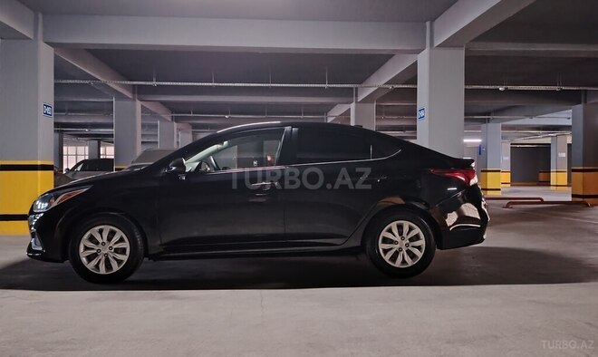 Hyundai Accent-10