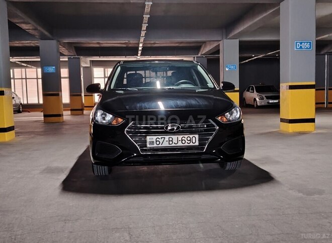 Hyundai Accent-4
