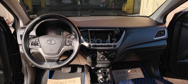 Hyundai Accent-18