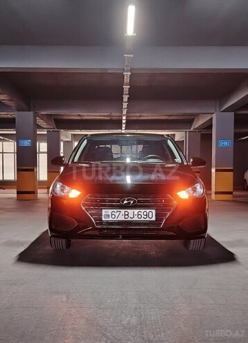 Hyundai Accent-14