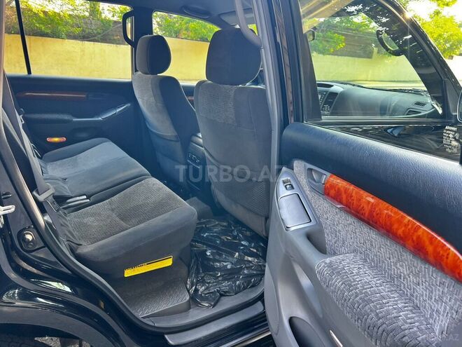 Toyota Land Cruiser Prado-12
