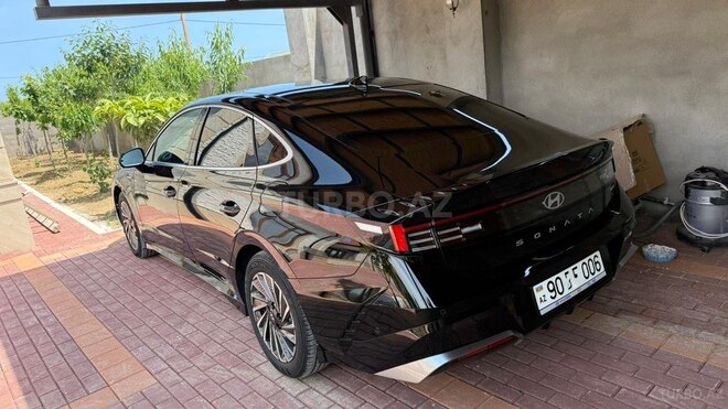 Hyundai Sonata-4
