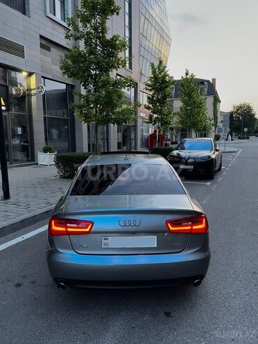 Audi A6-6