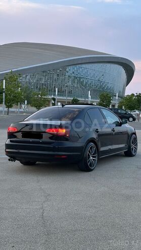 Volkswagen Jetta-4