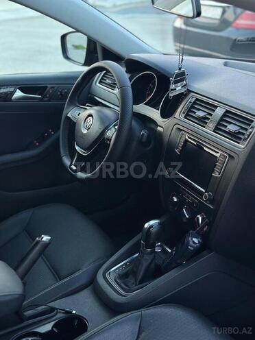 Volkswagen Jetta-8