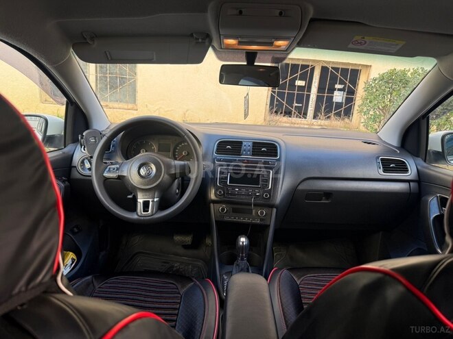 Volkswagen Polo-6