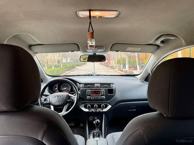 Kia Rio-5
