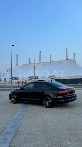 Volkswagen Jetta-12