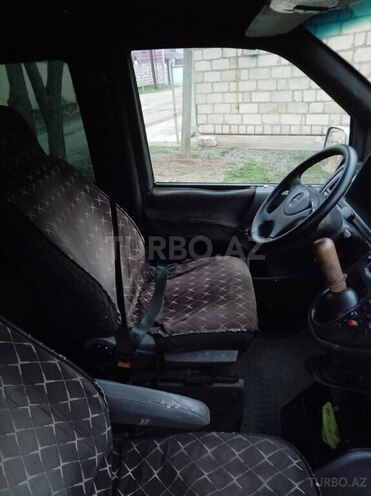 Mercedes V 230-4
