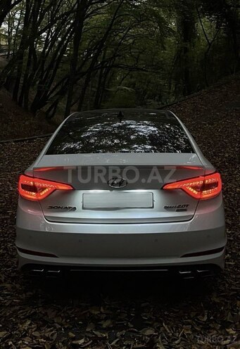 Hyundai Sonata-12