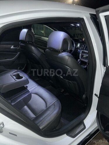 Hyundai Sonata-19