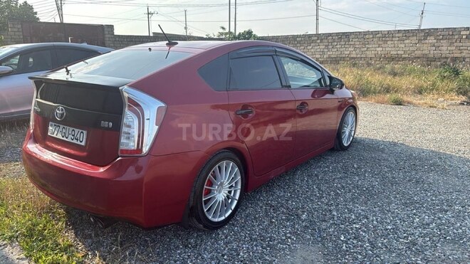 Toyota Prius-5