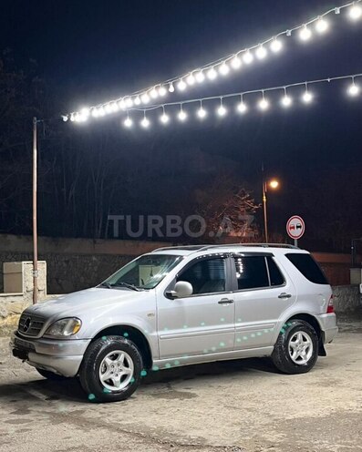 Mercedes ML 320-2