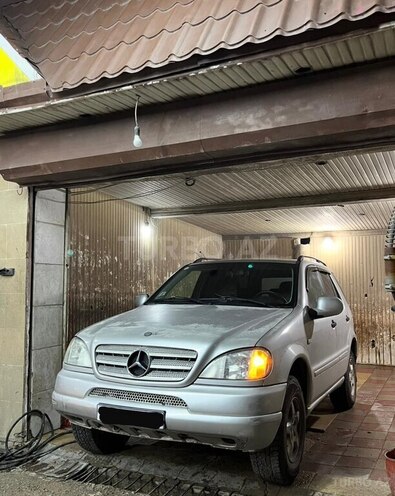 Mercedes ML 320-1