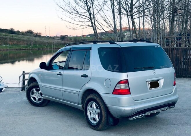 Mercedes ML 320-6