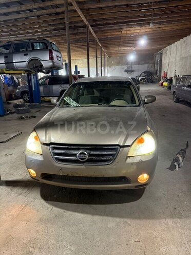 Nissan Altima-1