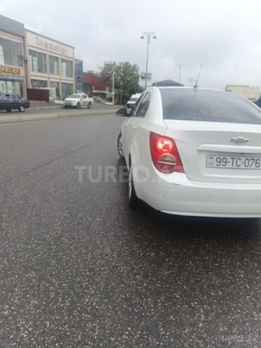 Chevrolet Aveo-10