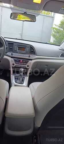 Hyundai Elantra-5