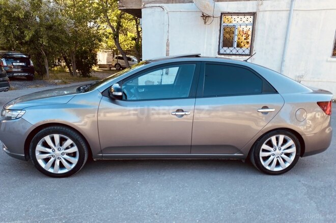 Kia Cerato-5