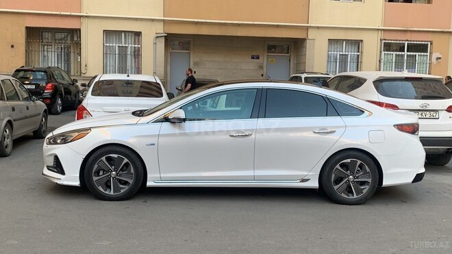 Hyundai Sonata-17