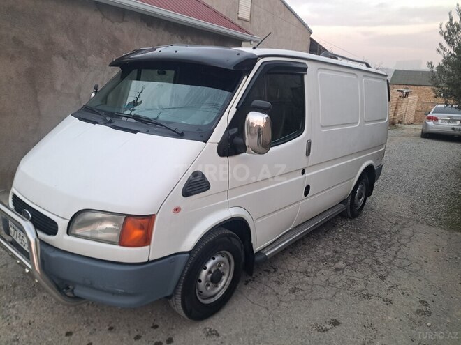 Ford Transit-3