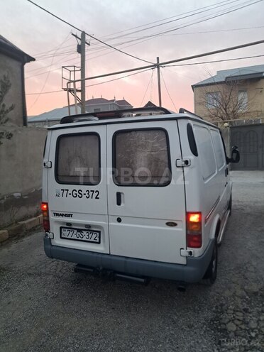 Ford Transit-4