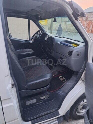 Ford Transit-7