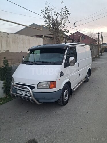 Ford Transit-8